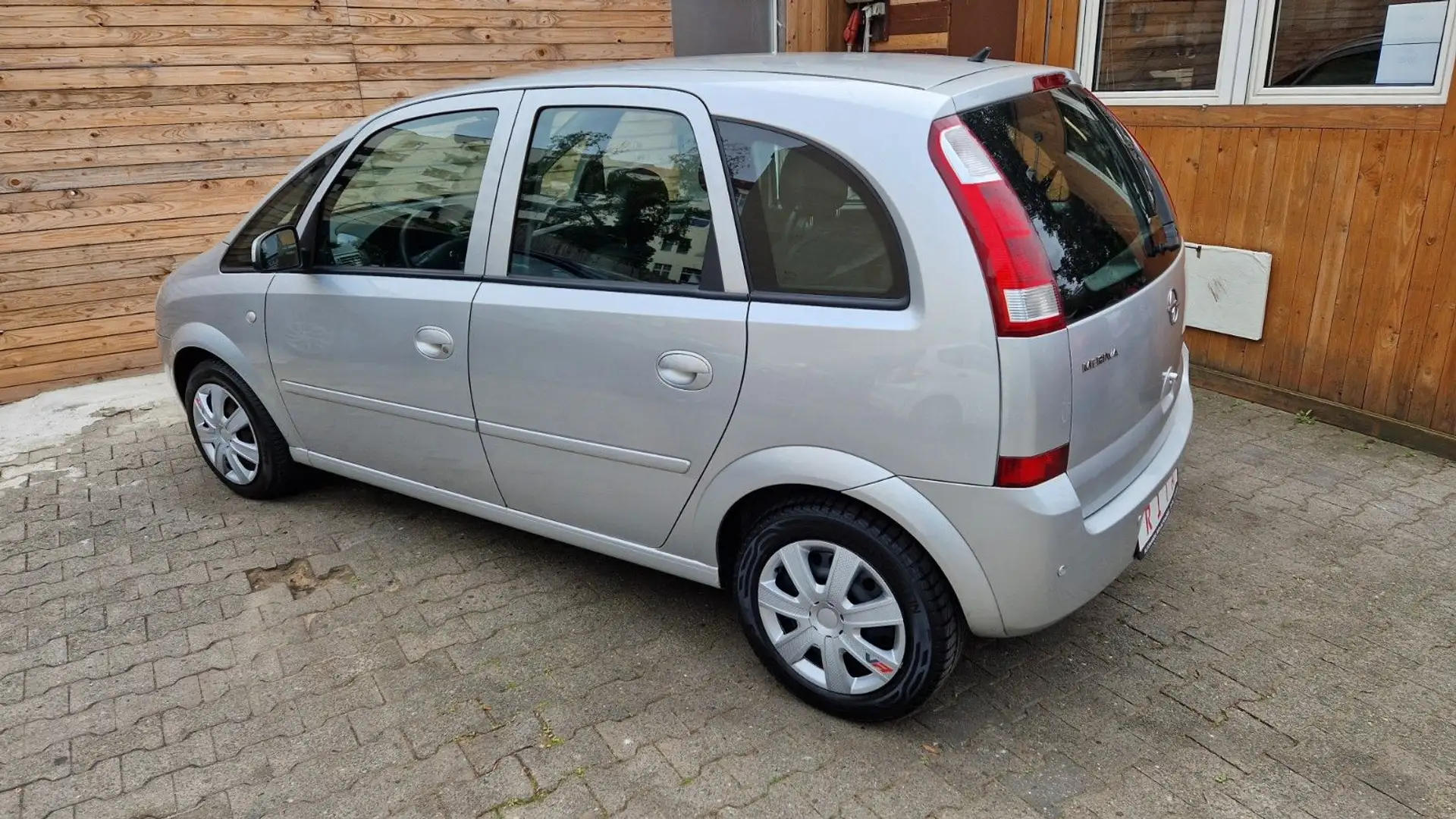 Vehicle image, number 5