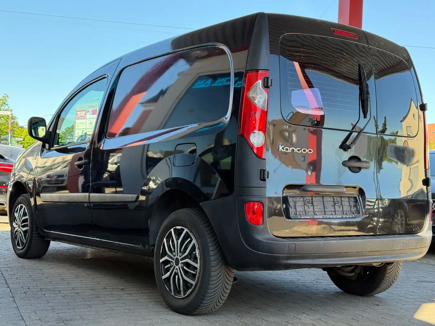 Vehicle image, number 6
