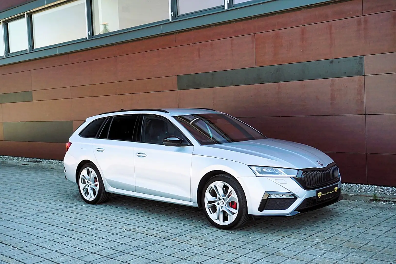 Vehicle image, number 5