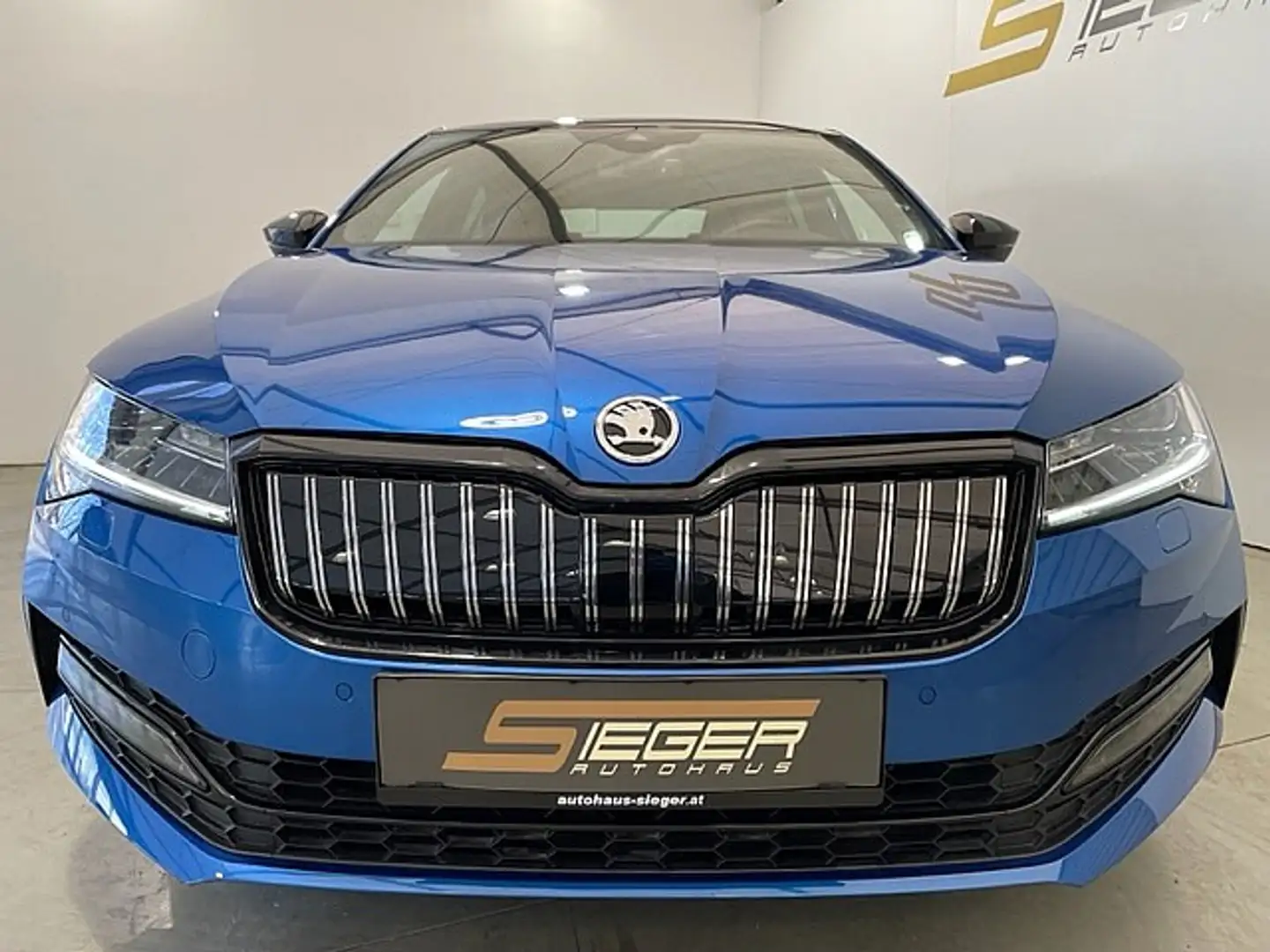 Vehicle image, number 3
