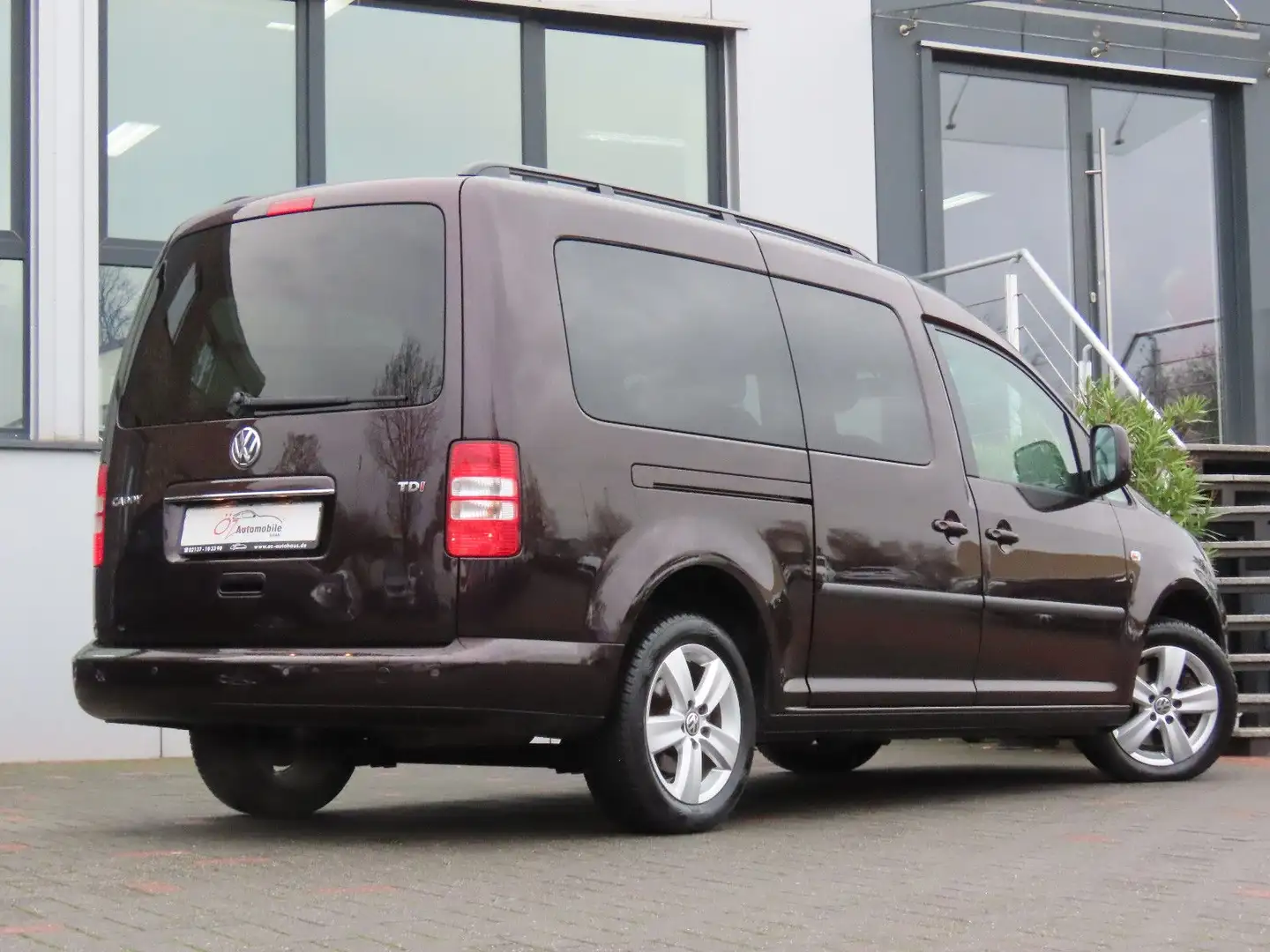 Vehicle image, number 4