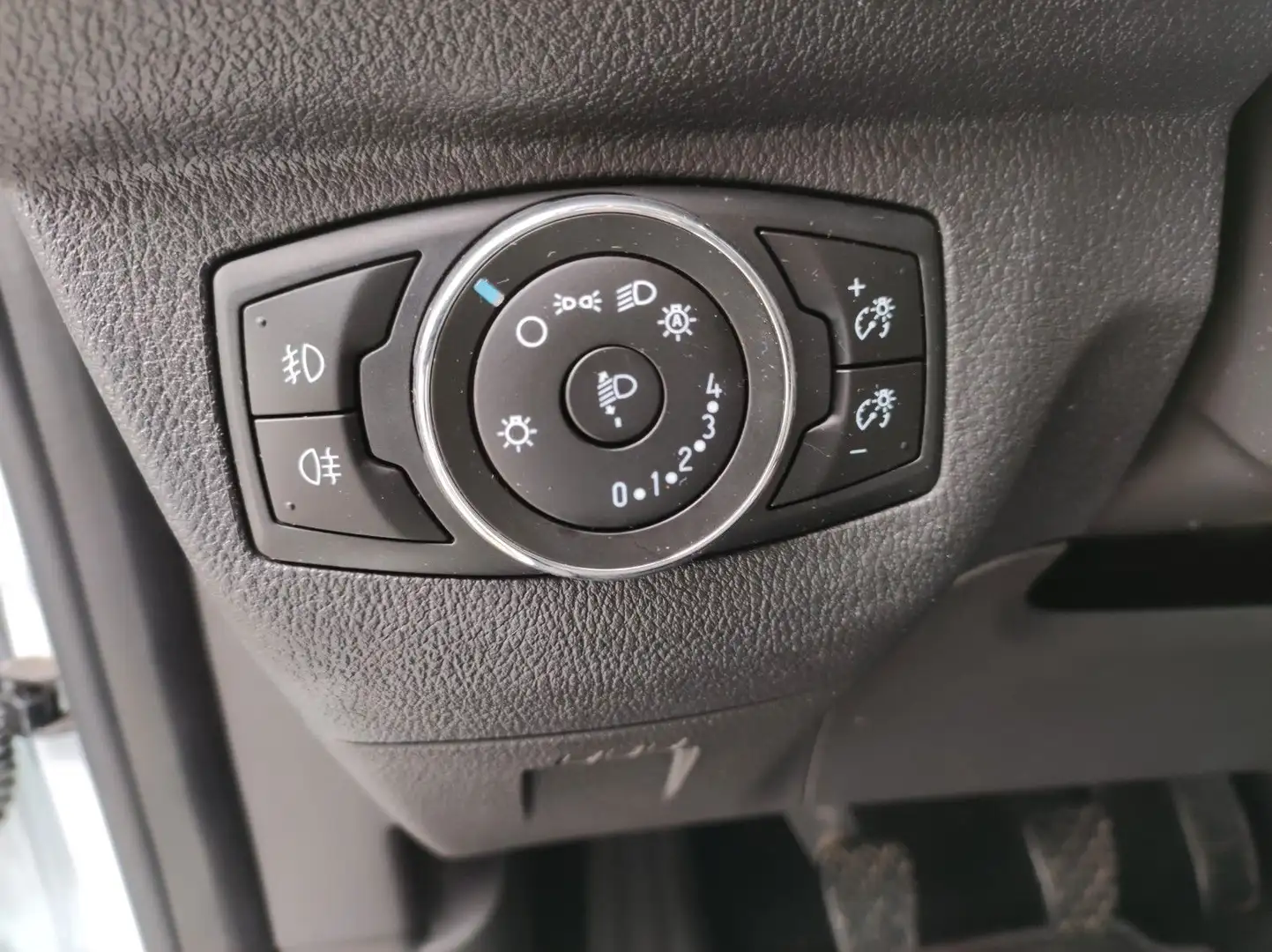 Vehicle image, number 13