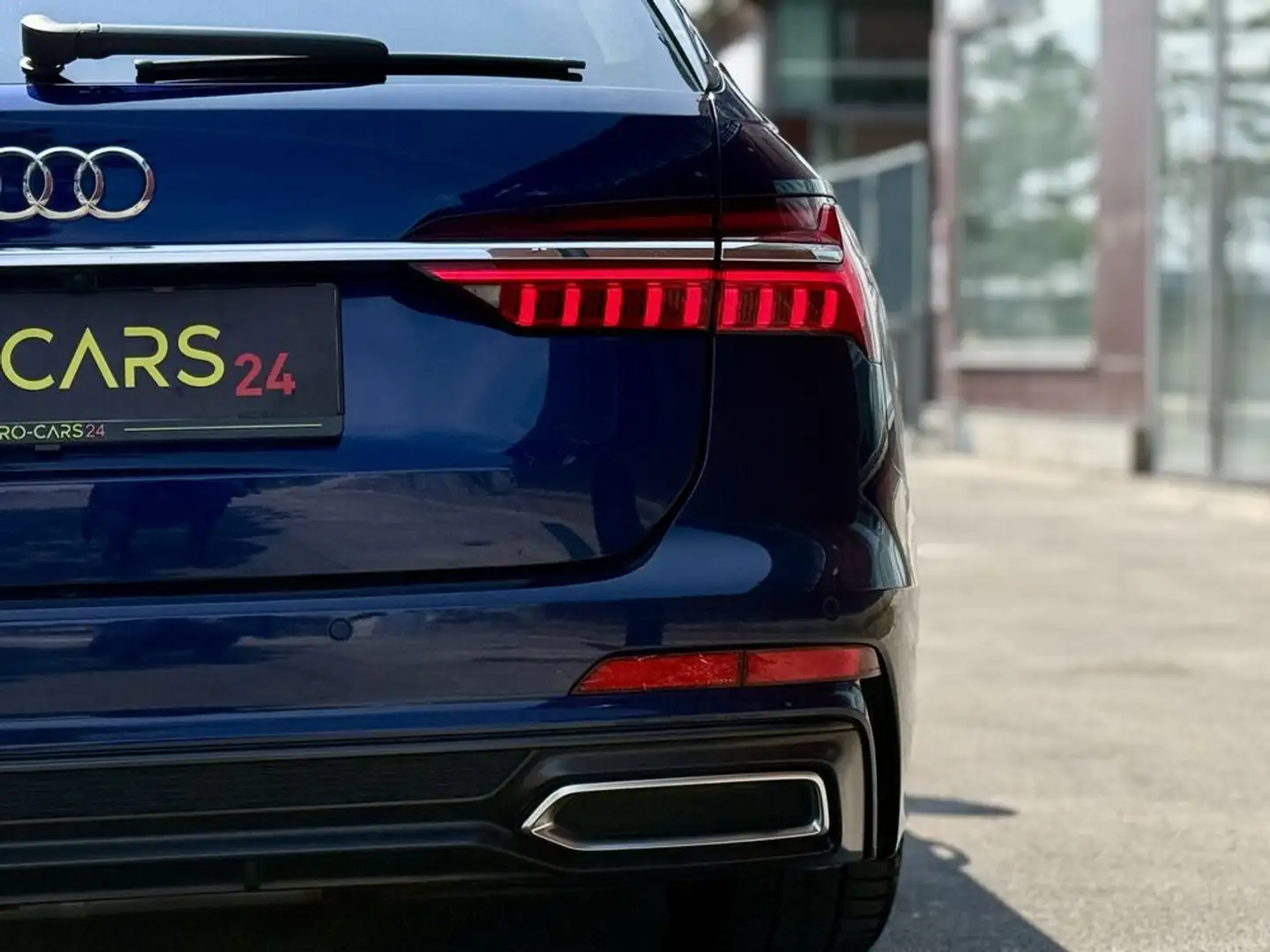 Vehicle image, number 13