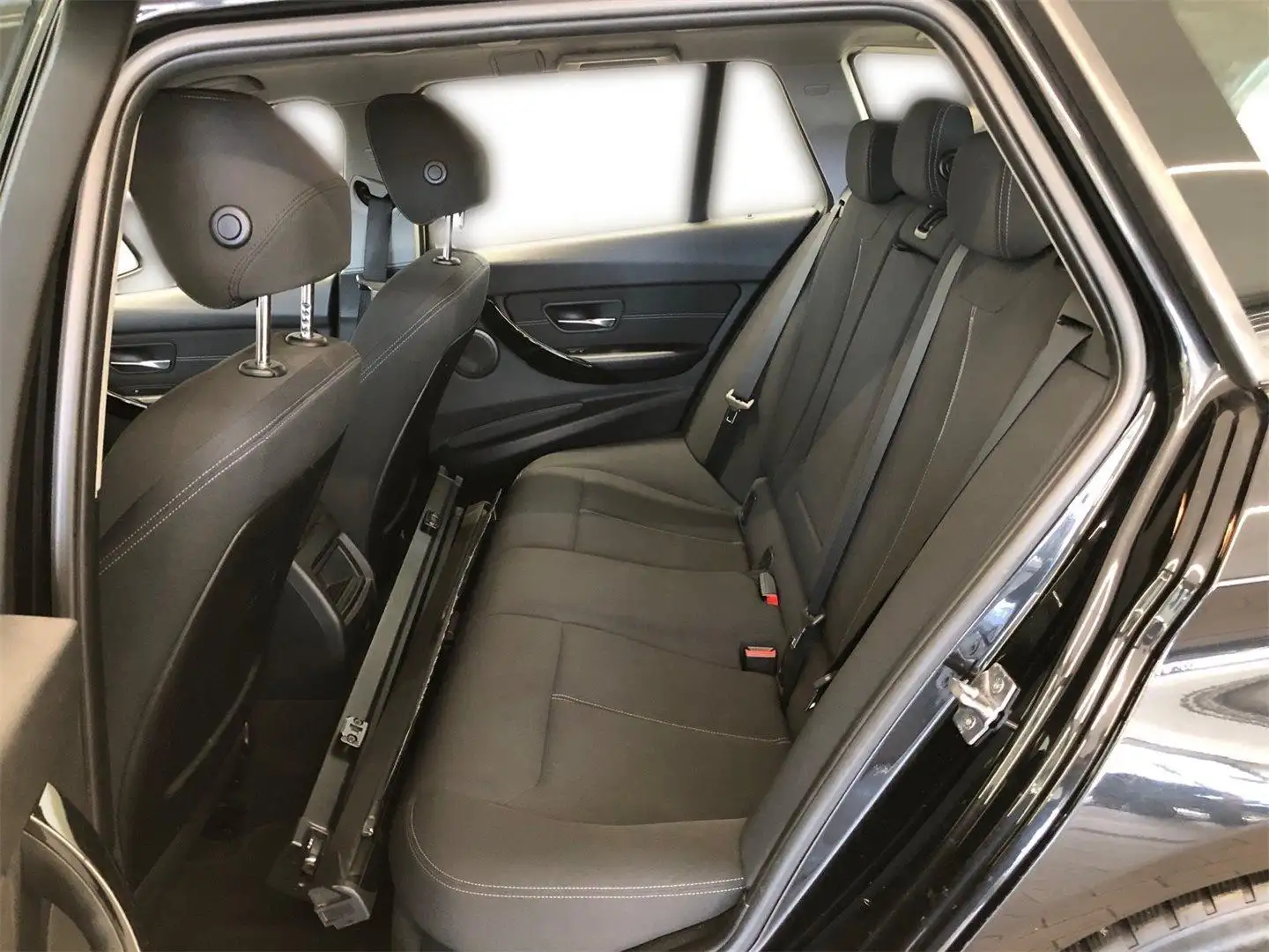 Vehicle image, number 6