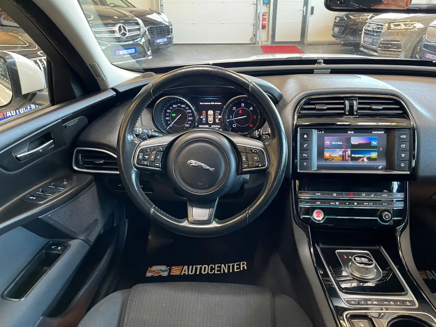 Vehicle image, number 8