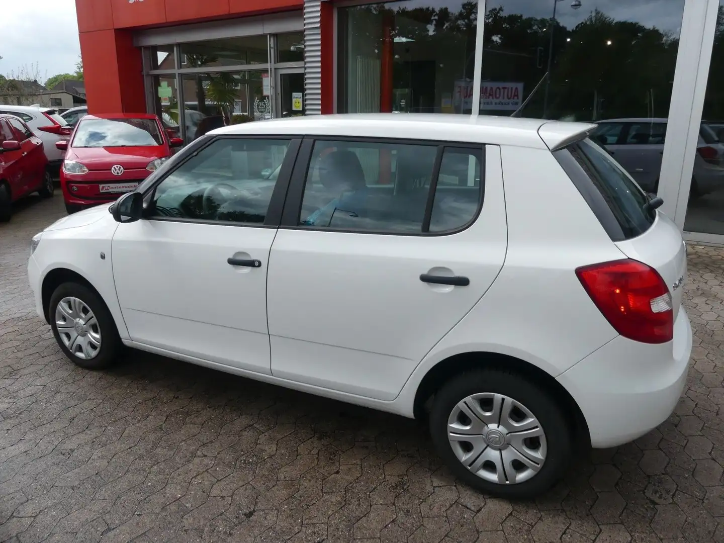 Vehicle image, number 3