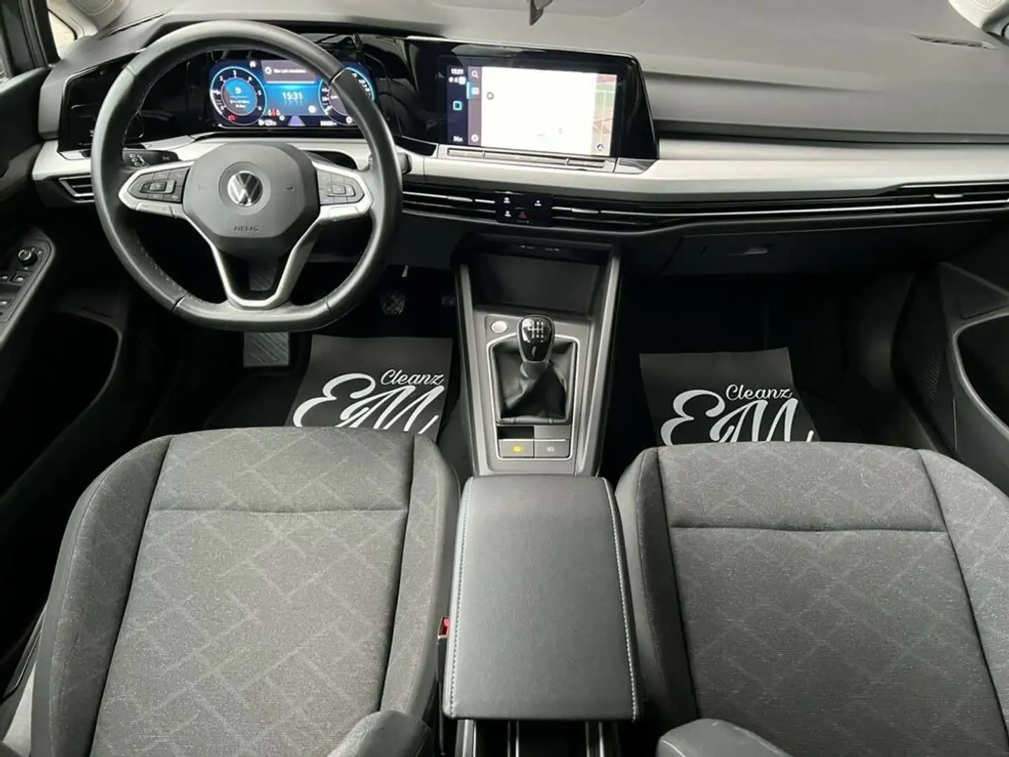 Vehicle image, number 12