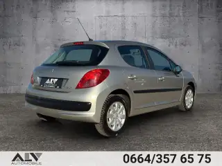 Vehicle image thumbnail, number 4
