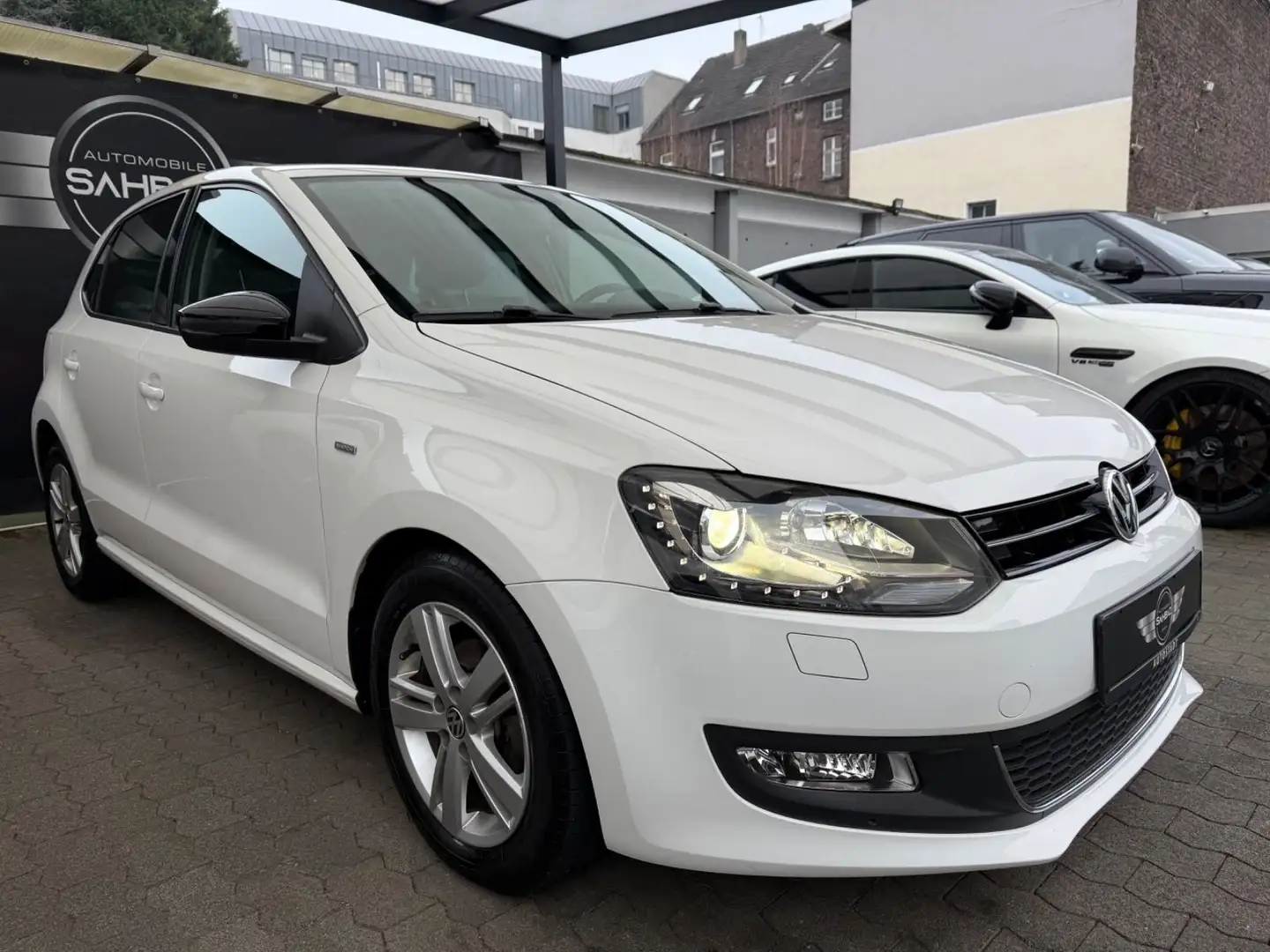 Vehicle image, number 3
