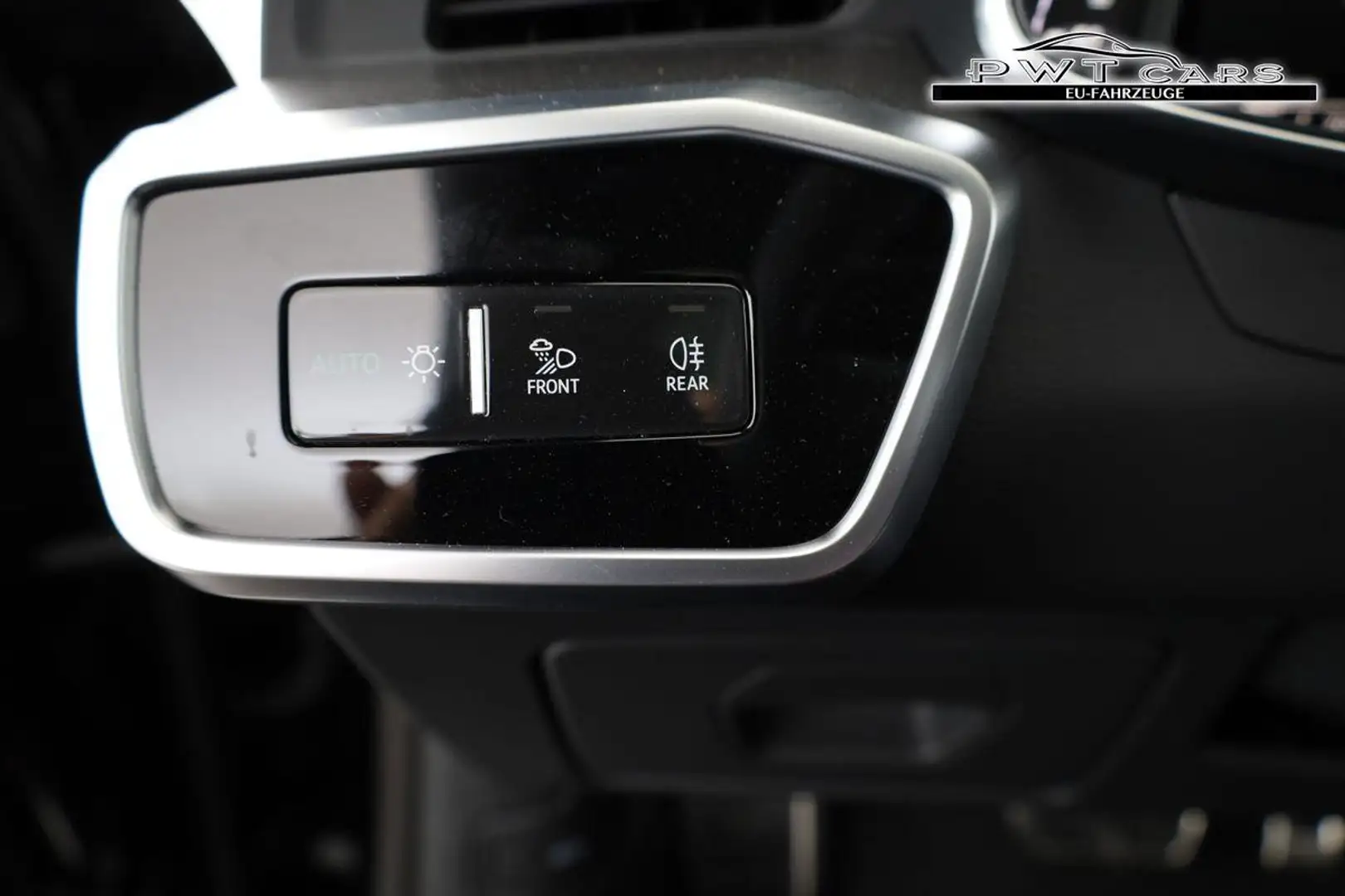 Vehicle image, number 8