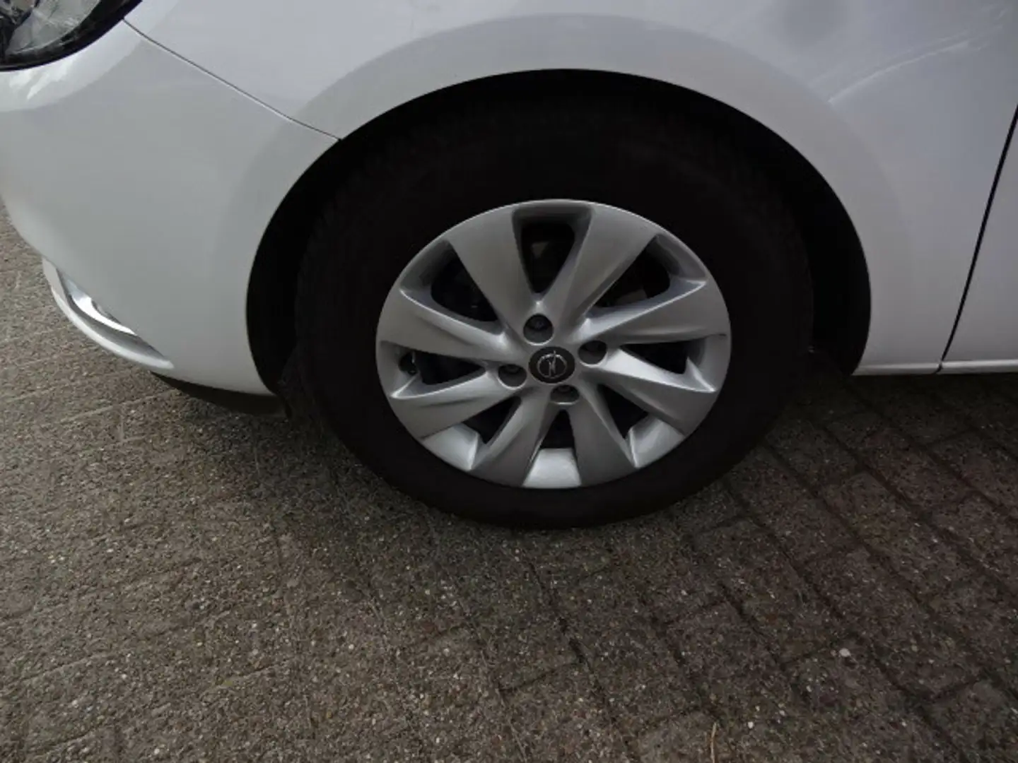 Vehicle image, number 8