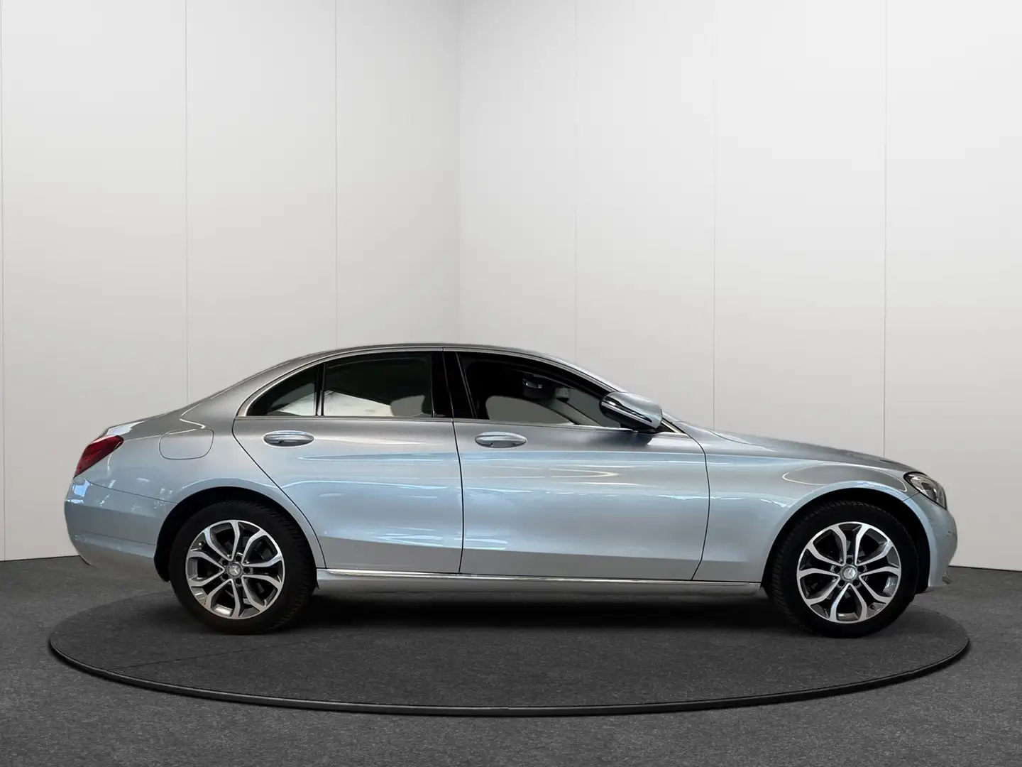 Vehicle image, number 5