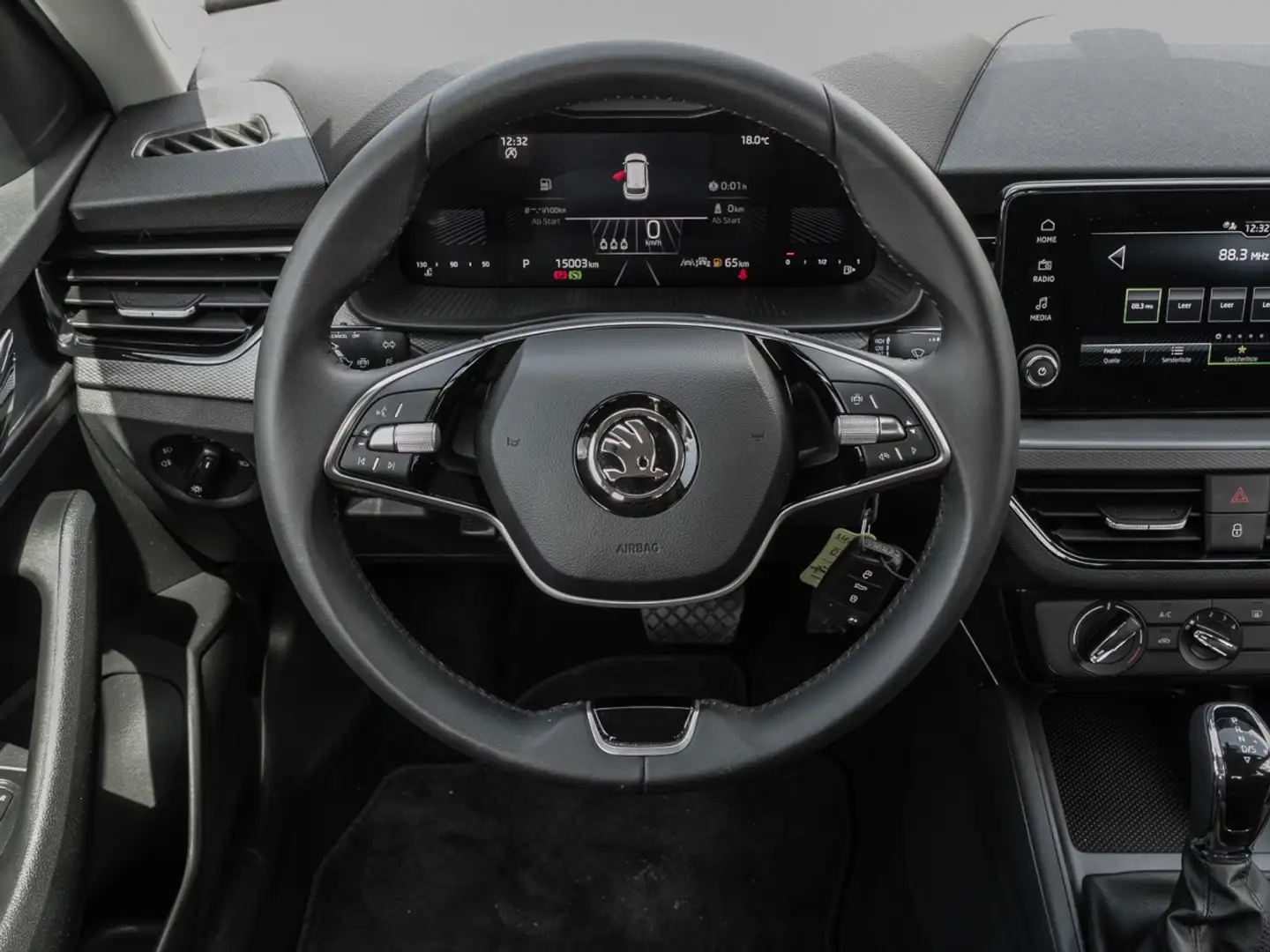 Vehicle image, number 11