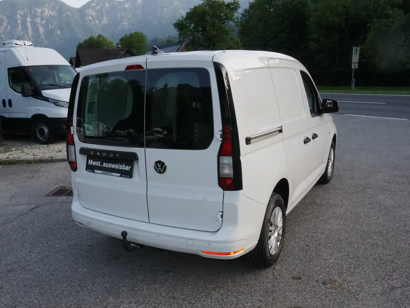 Vehicle image, number 8