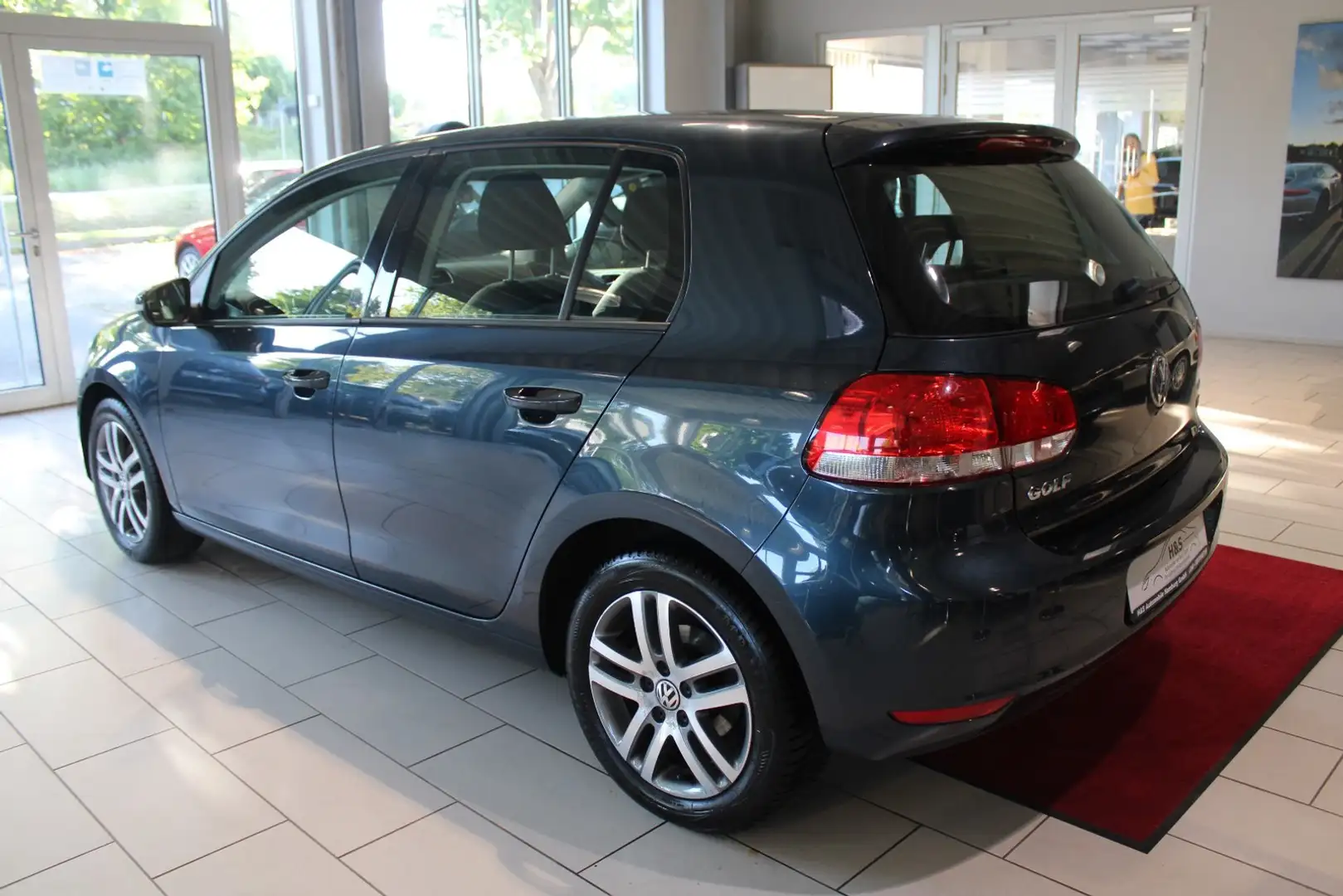 Vehicle image, number 3