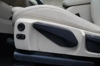 Vehicle image thumbnail, number 16