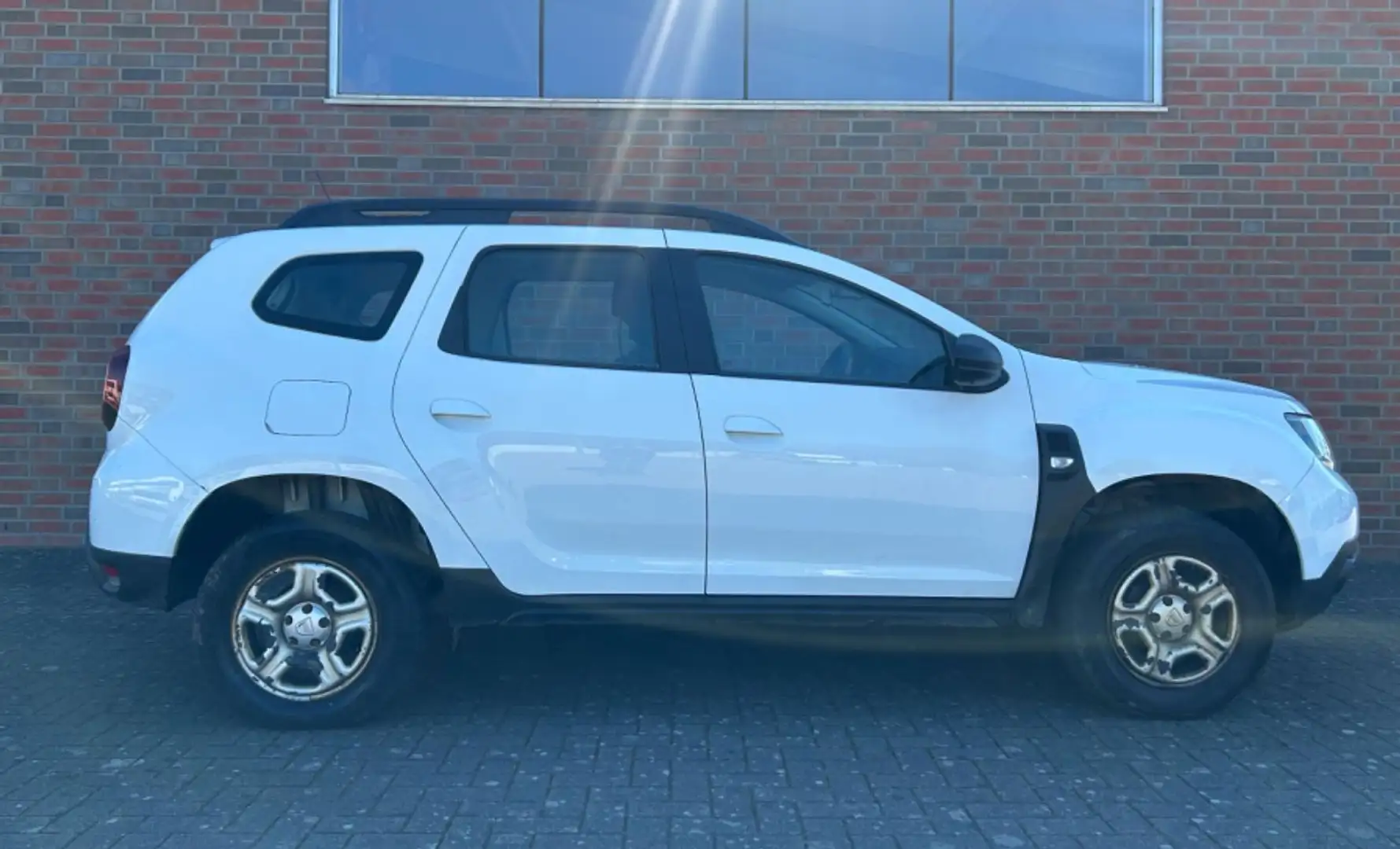 Vehicle image, number 4