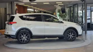 Vehicle image thumbnail, number 7