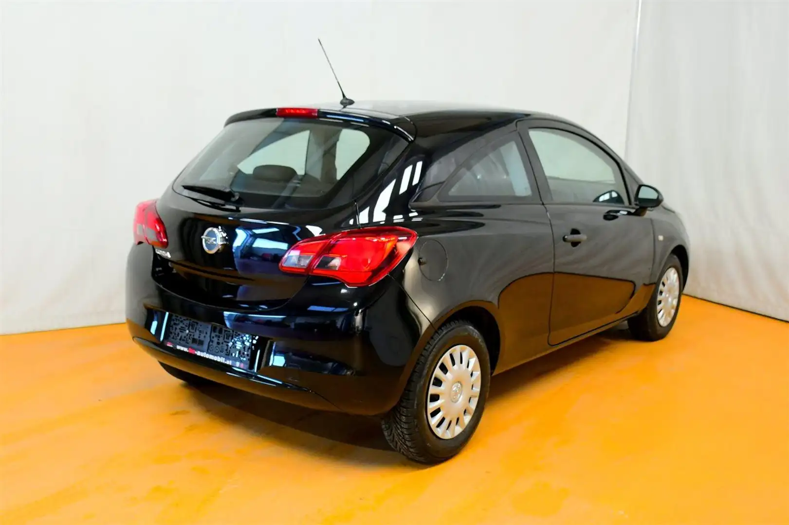 Vehicle image, number 3