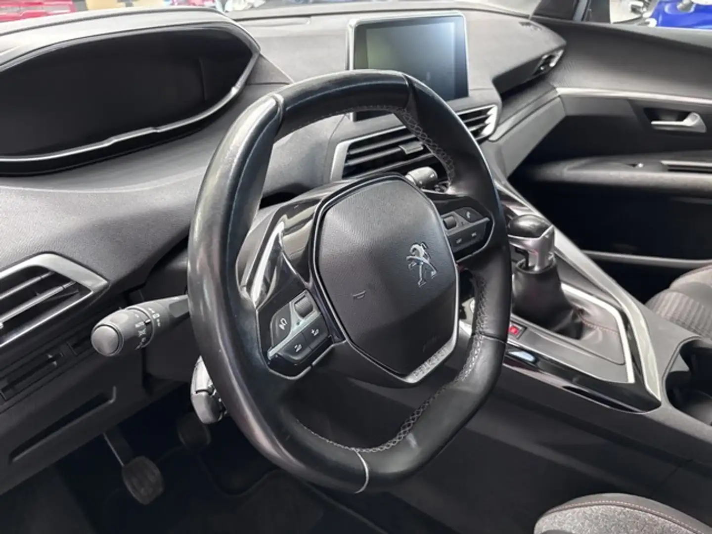 Vehicle image, number 6