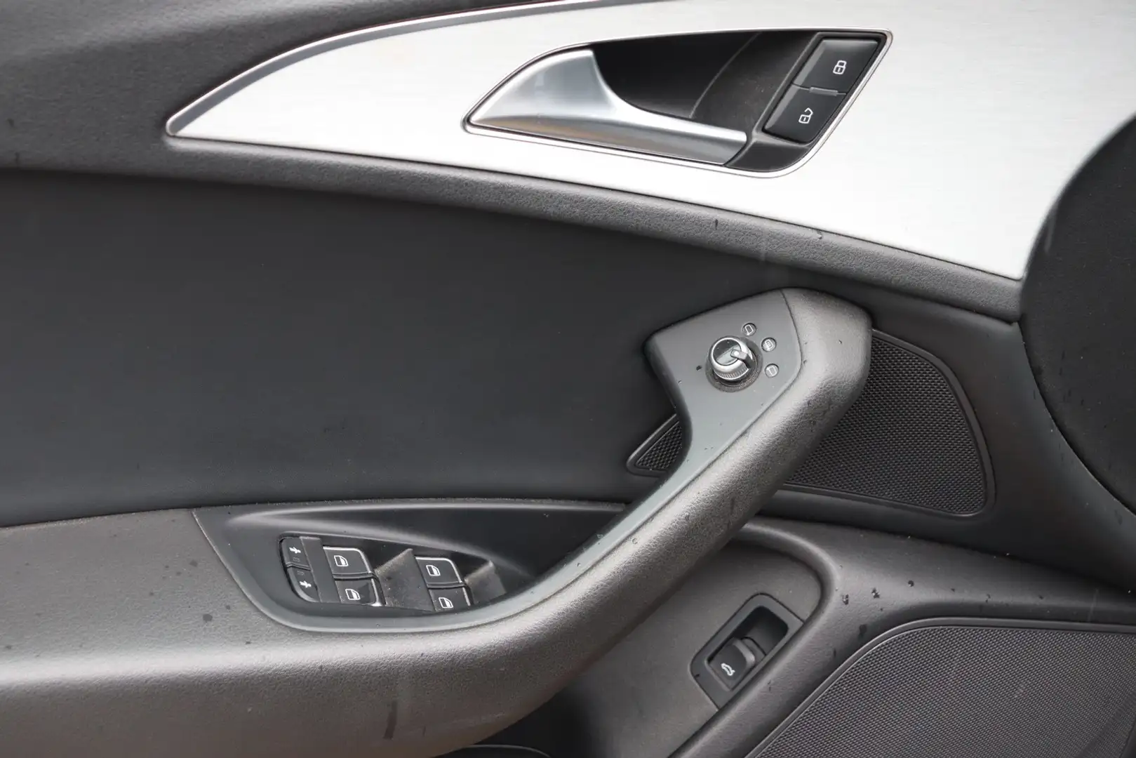 Vehicle image, number 4