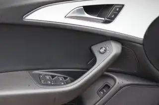 Vehicle image thumbnail, number 4