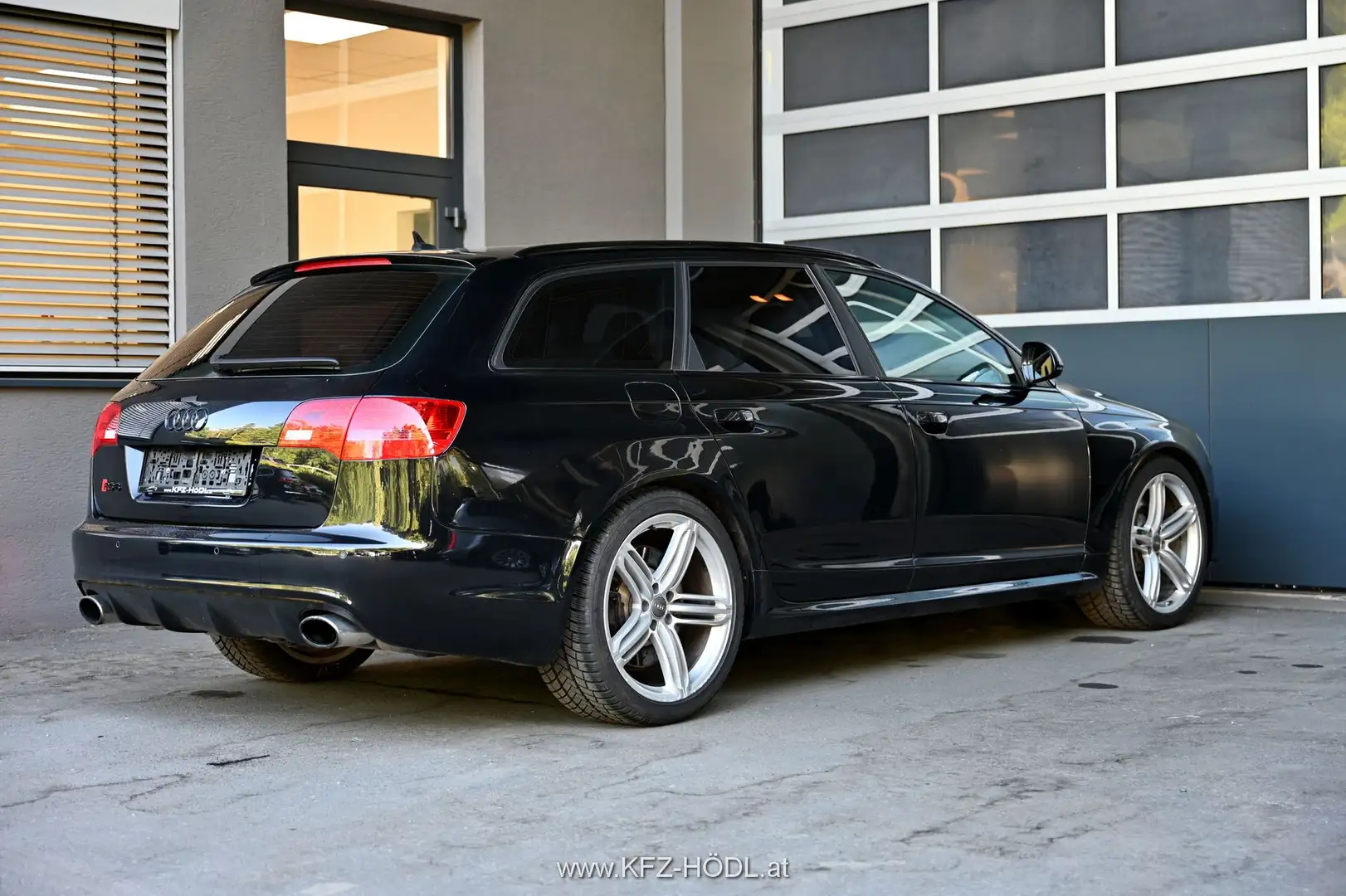 Vehicle image, number 2