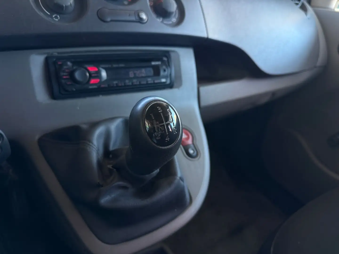 Vehicle image, number 14