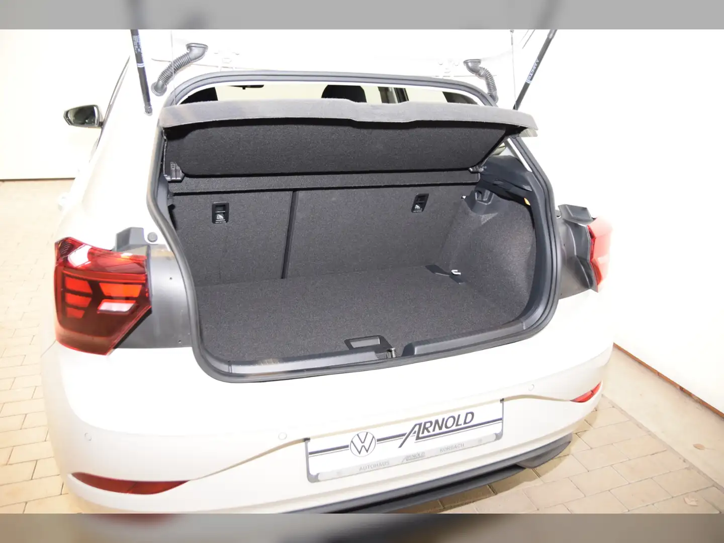 Vehicle image, number 7