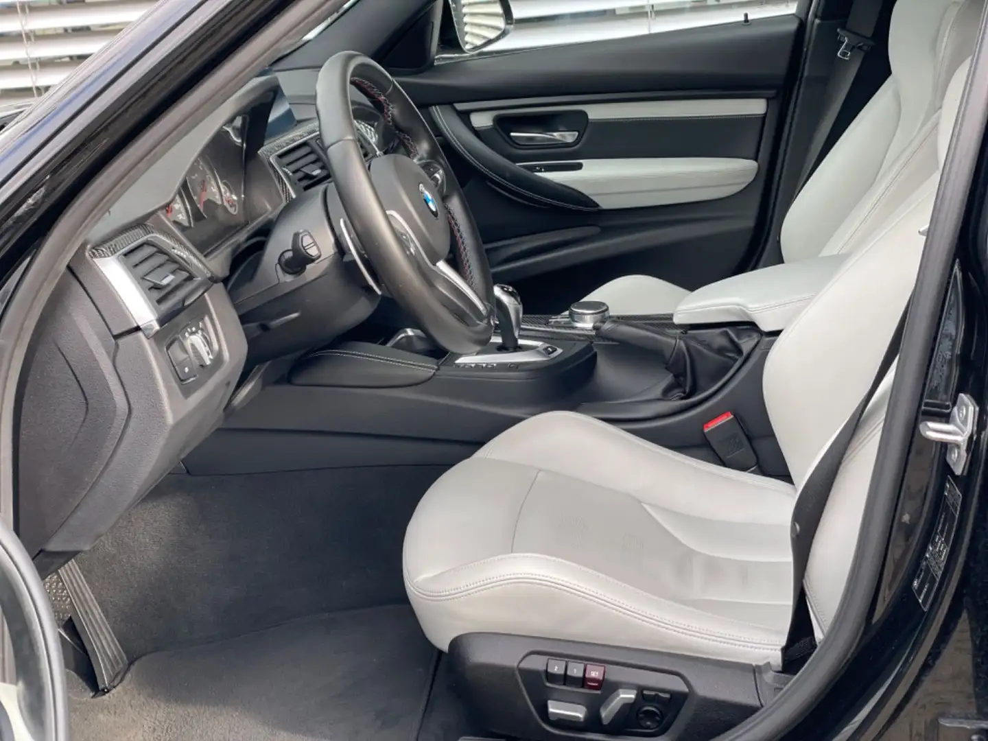 Vehicle image, number 9