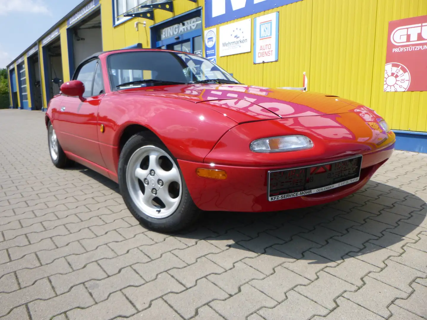 Vehicle image, number 11