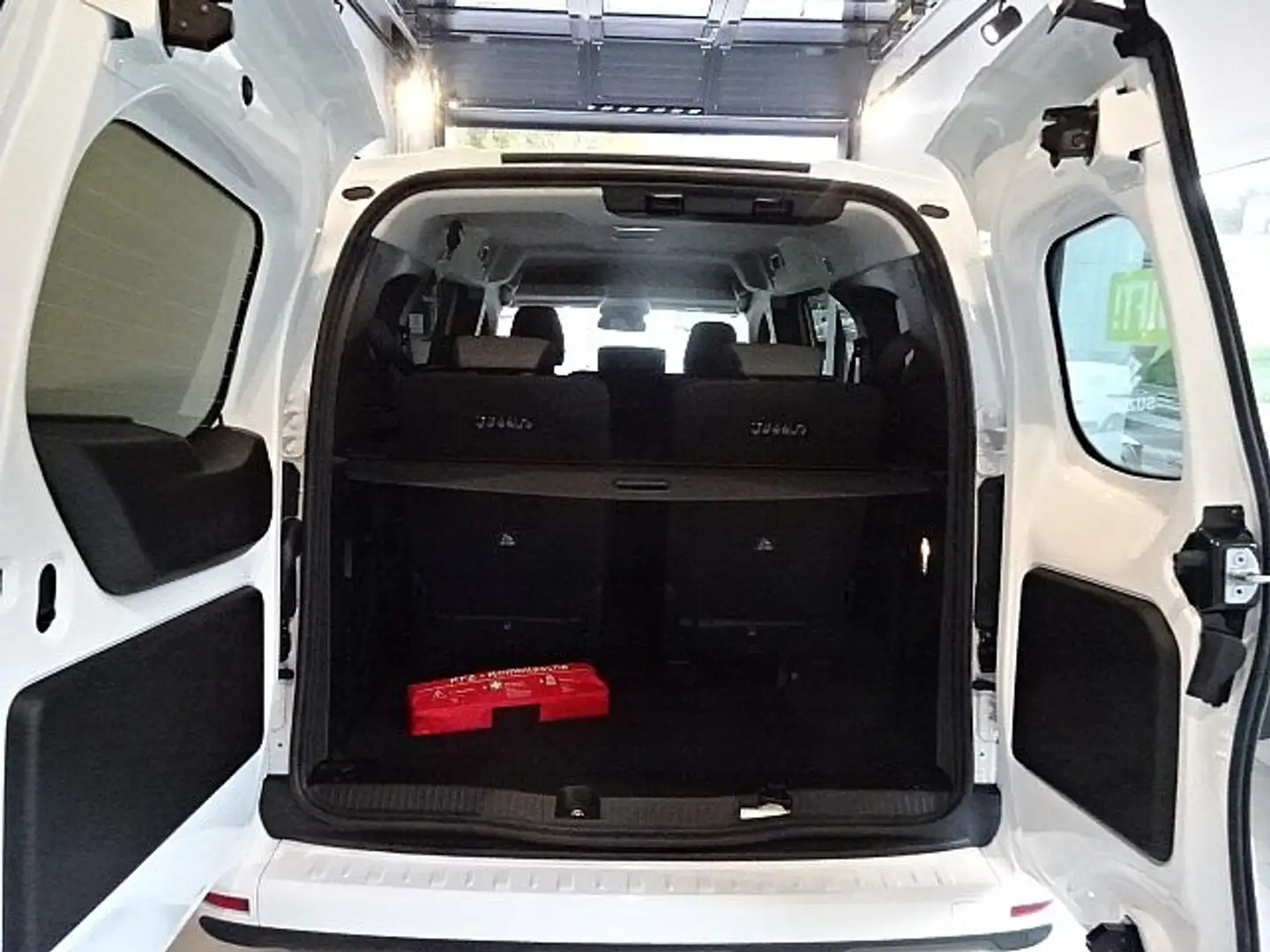 Vehicle image, number 7