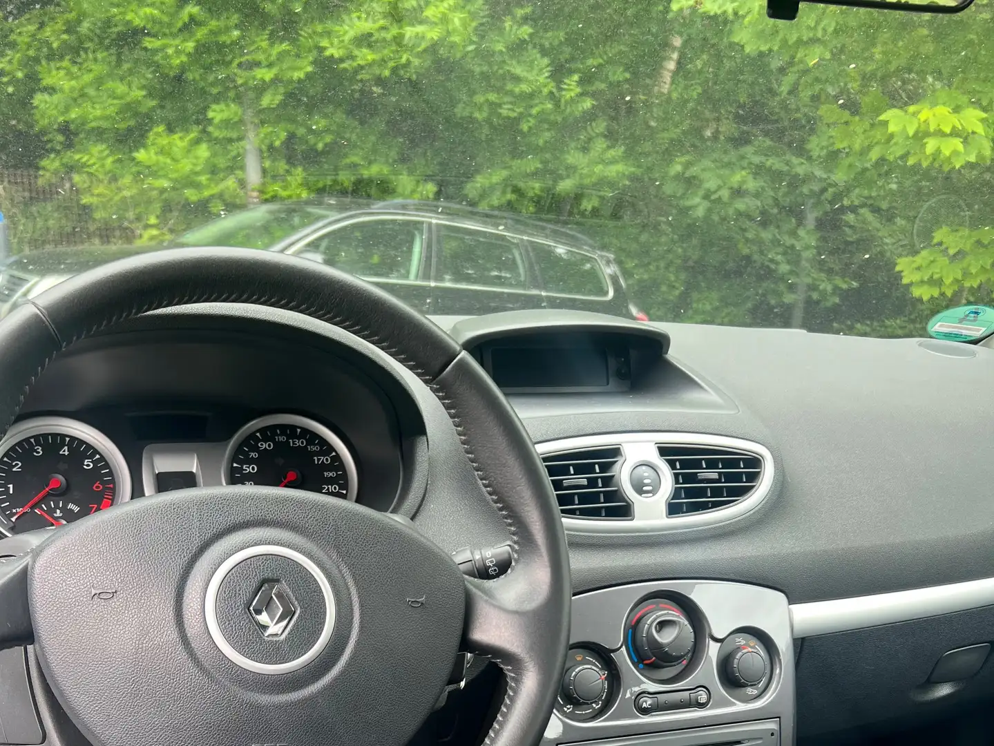 Vehicle image, number 6