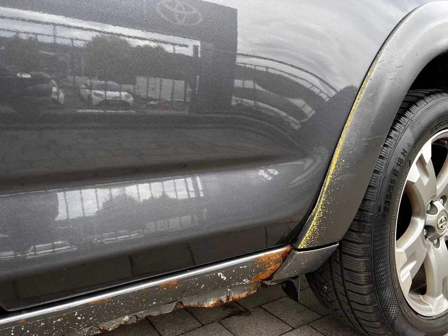 Vehicle image, number 4