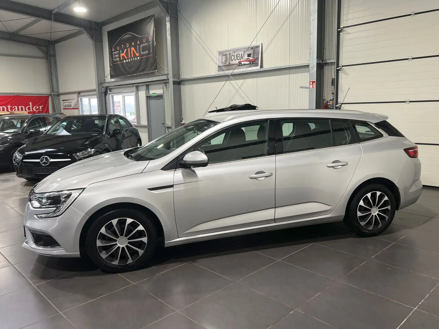 Vehicle image, number 3