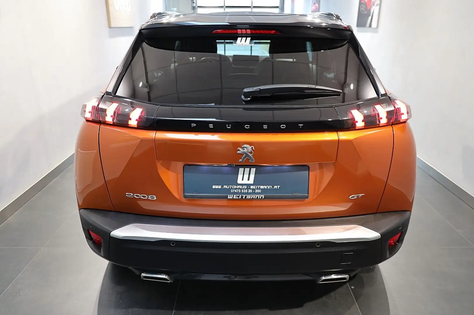 Vehicle image, number 8