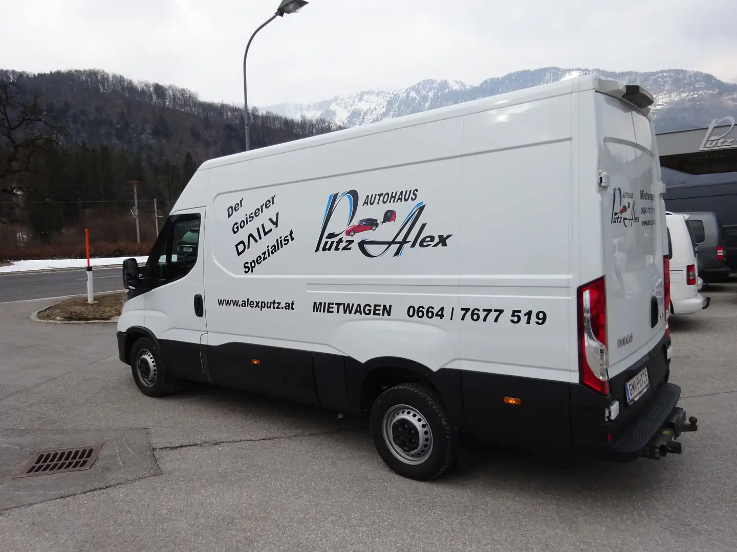 Vehicle image, number 3
