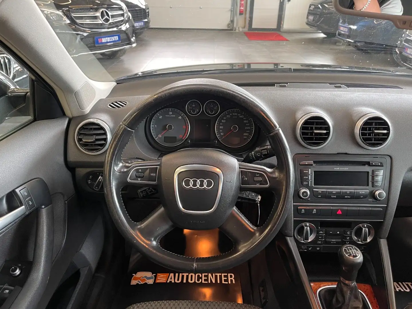 Vehicle image, number 8