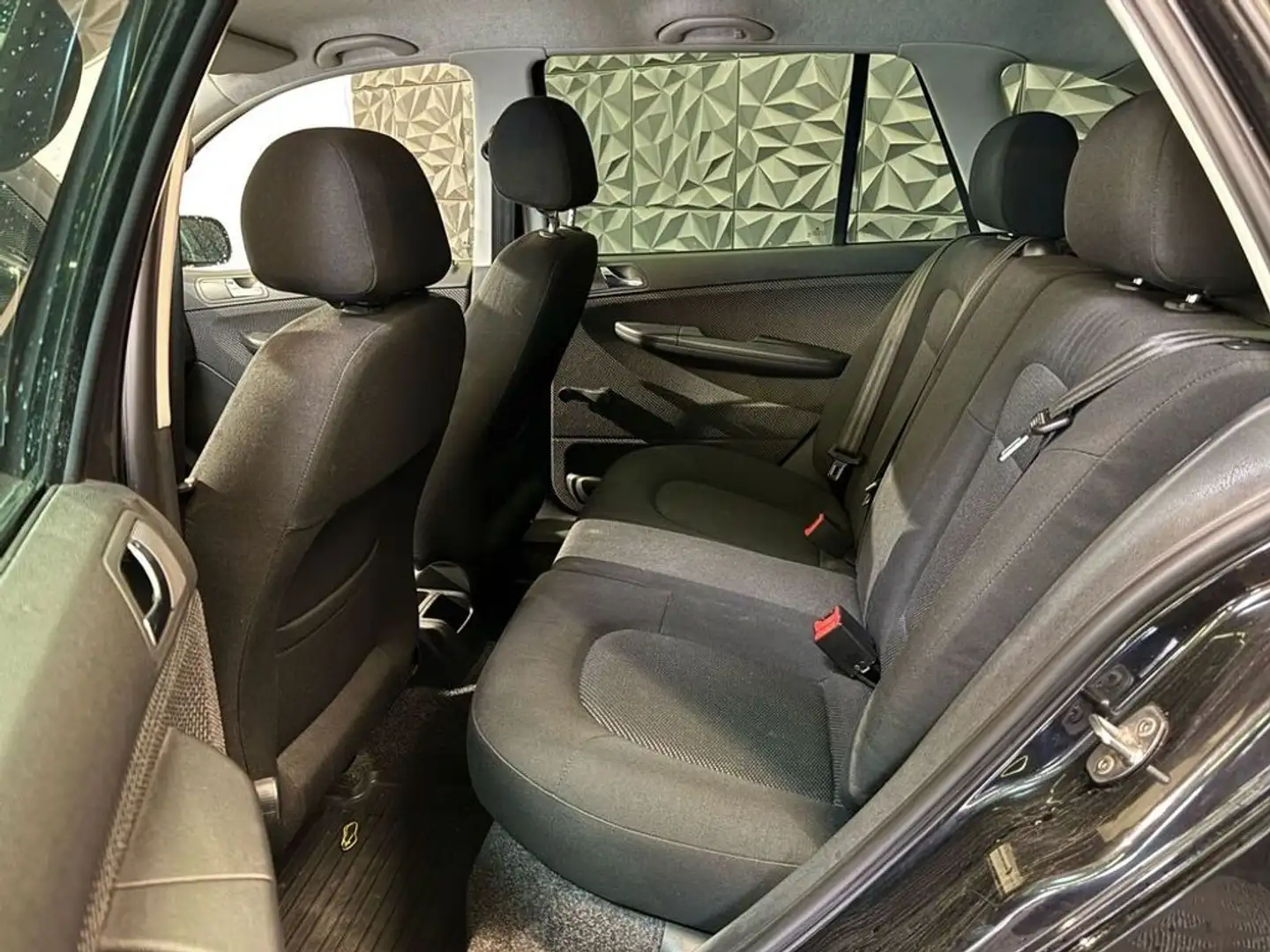 Vehicle image, number 5