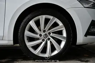 Vehicle image thumbnail, number 7