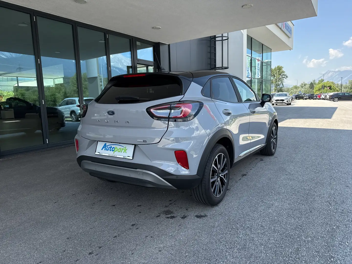 Vehicle image, number 8