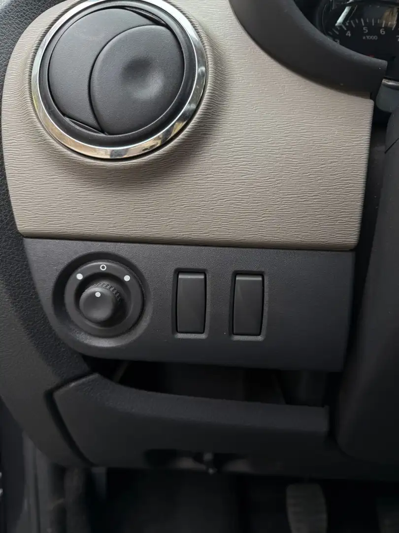 Vehicle image, number 20