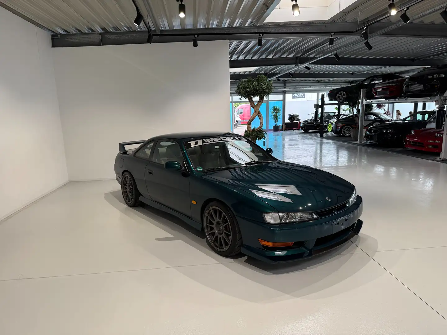 Vehicle image, number 4