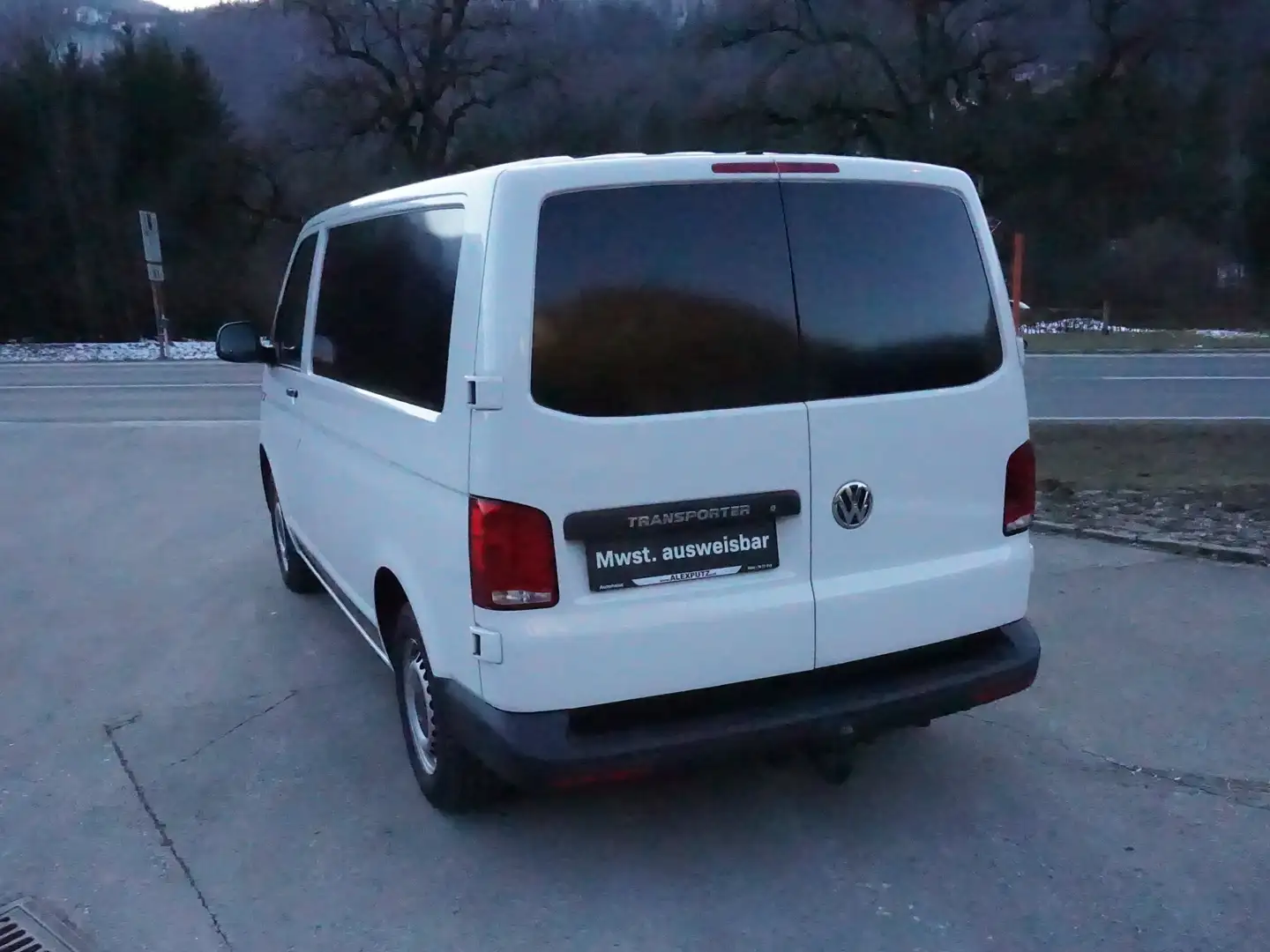 Vehicle image, number 6