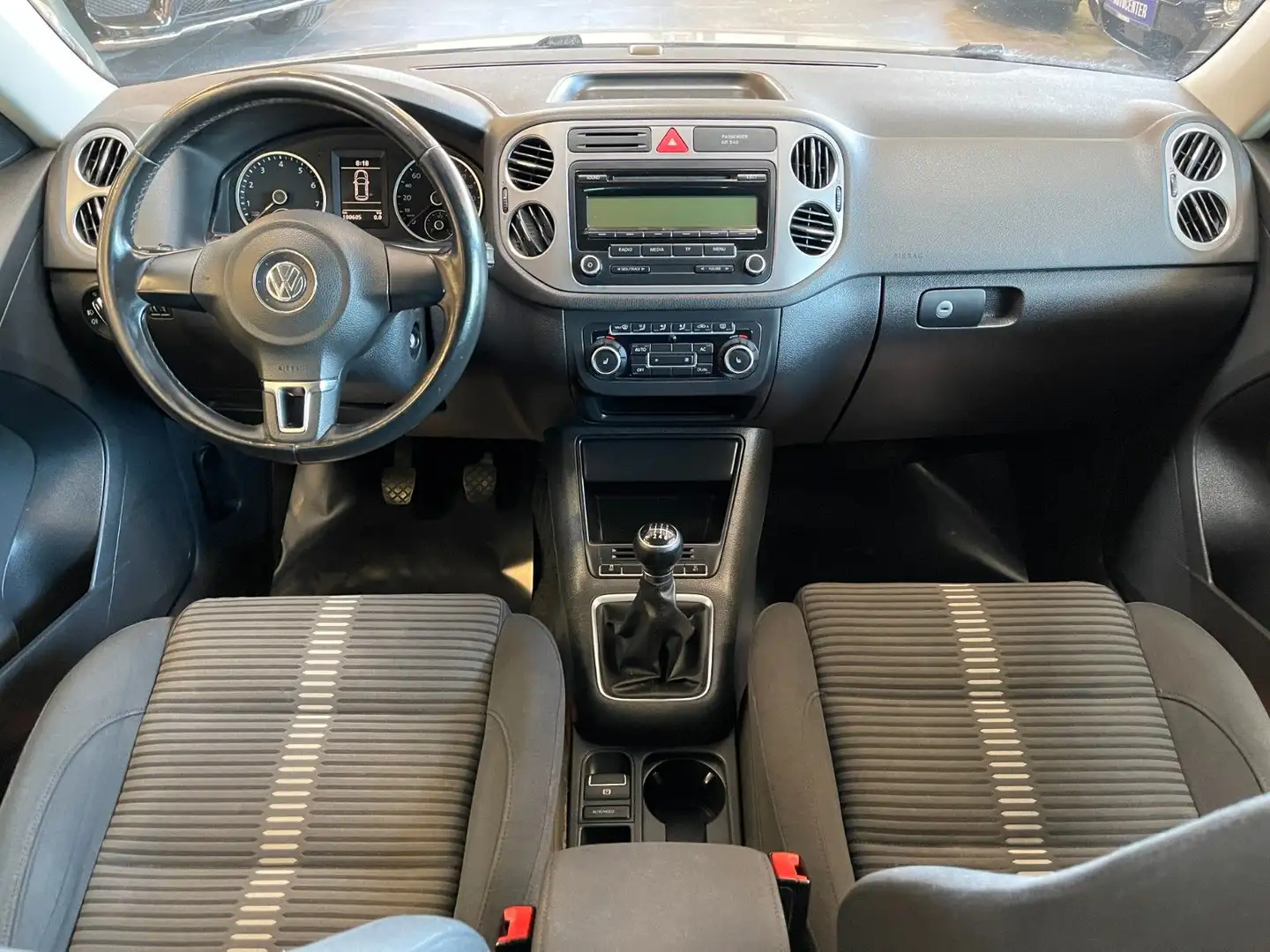 Vehicle image, number 7