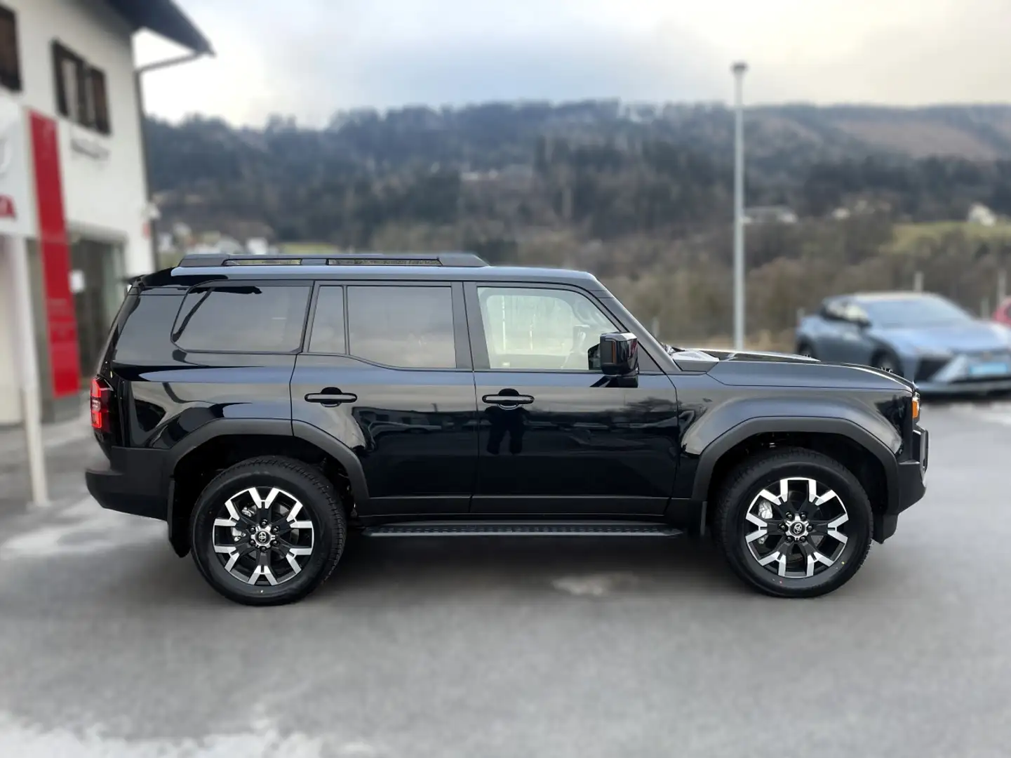 Vehicle image, number 5