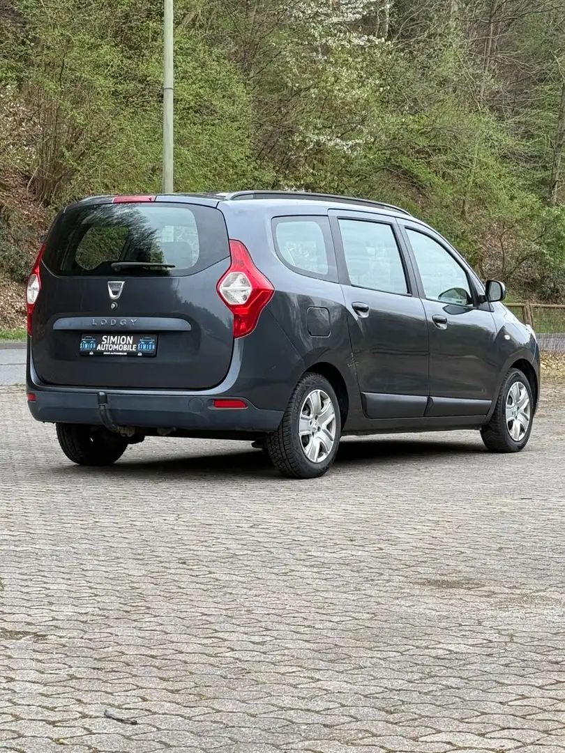 Vehicle image, number 7