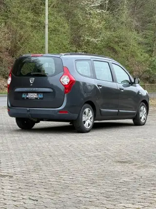 Vehicle image thumbnail, number 7