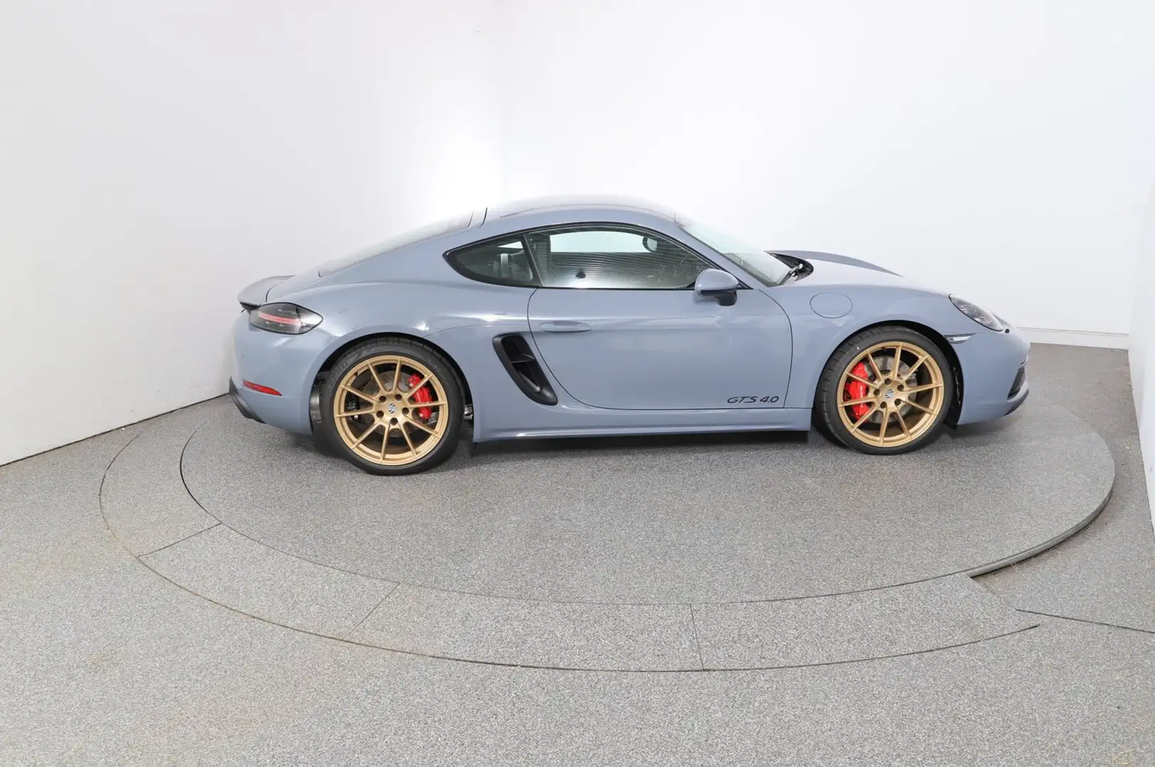 Vehicle image, number 4
