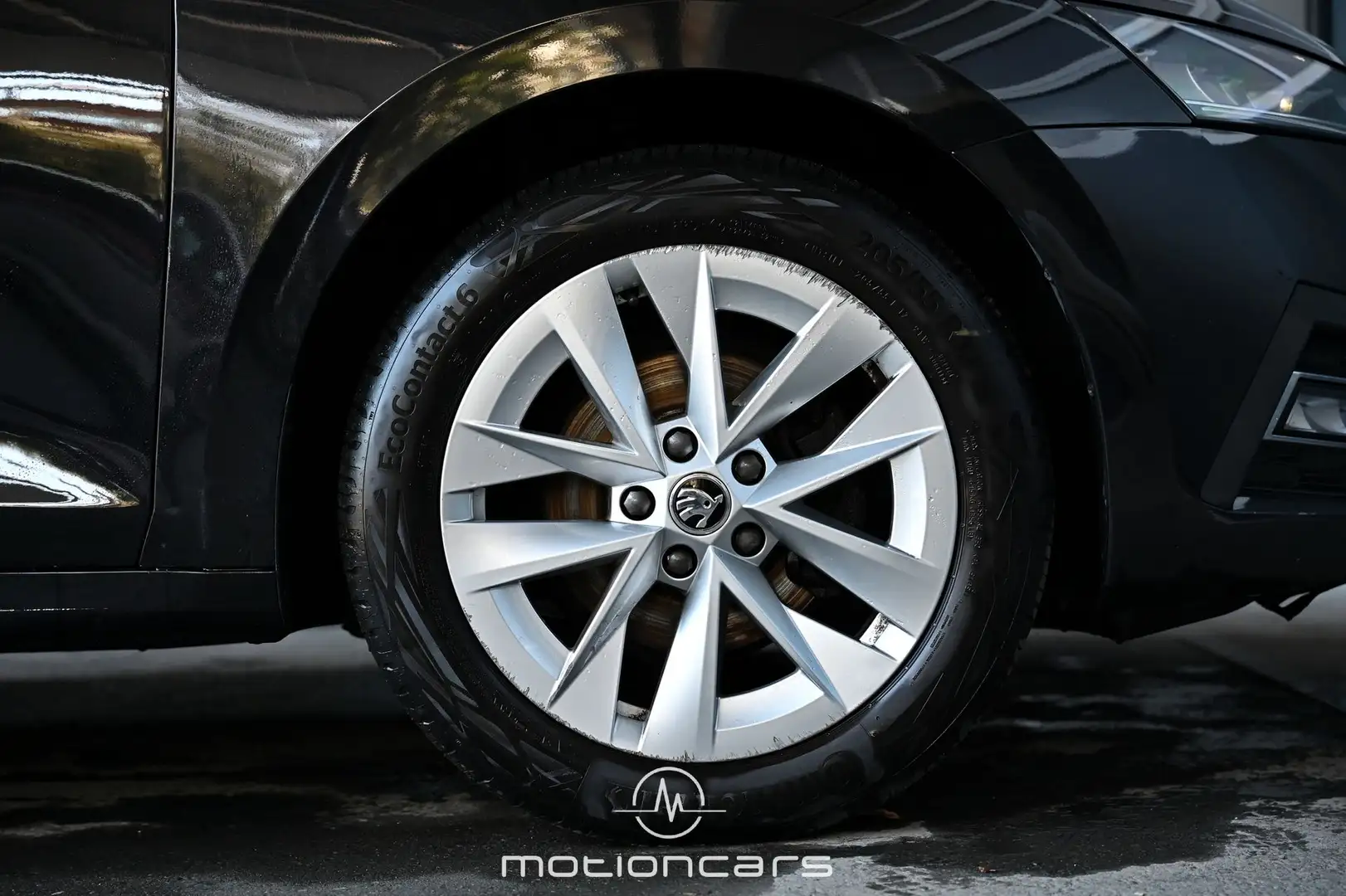 Vehicle image, number 7